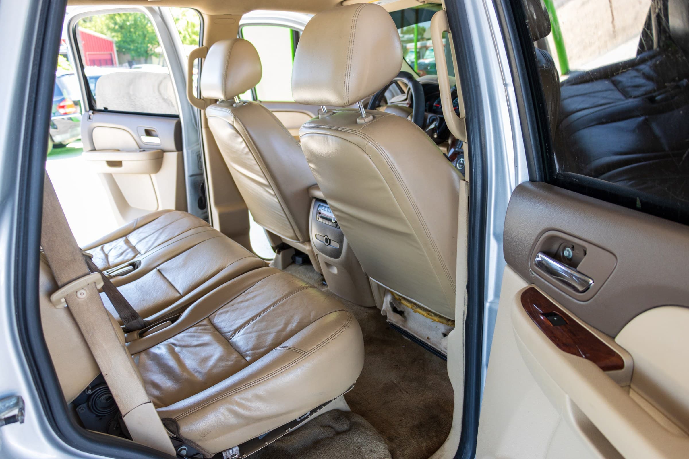 2011 Chevrolet Tahoe LT interior, second-row seat