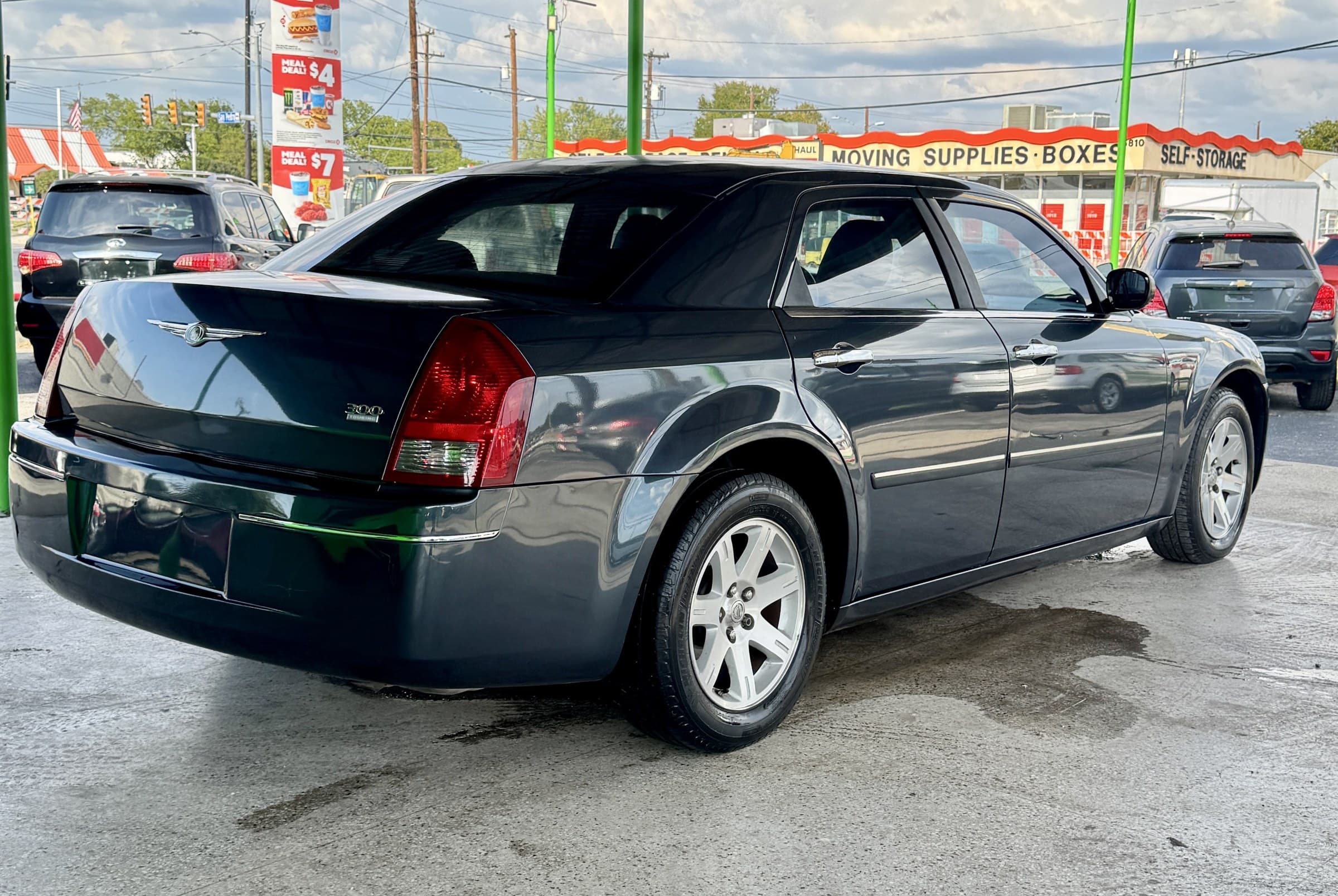 2007 Chrysler 300 — view 5
