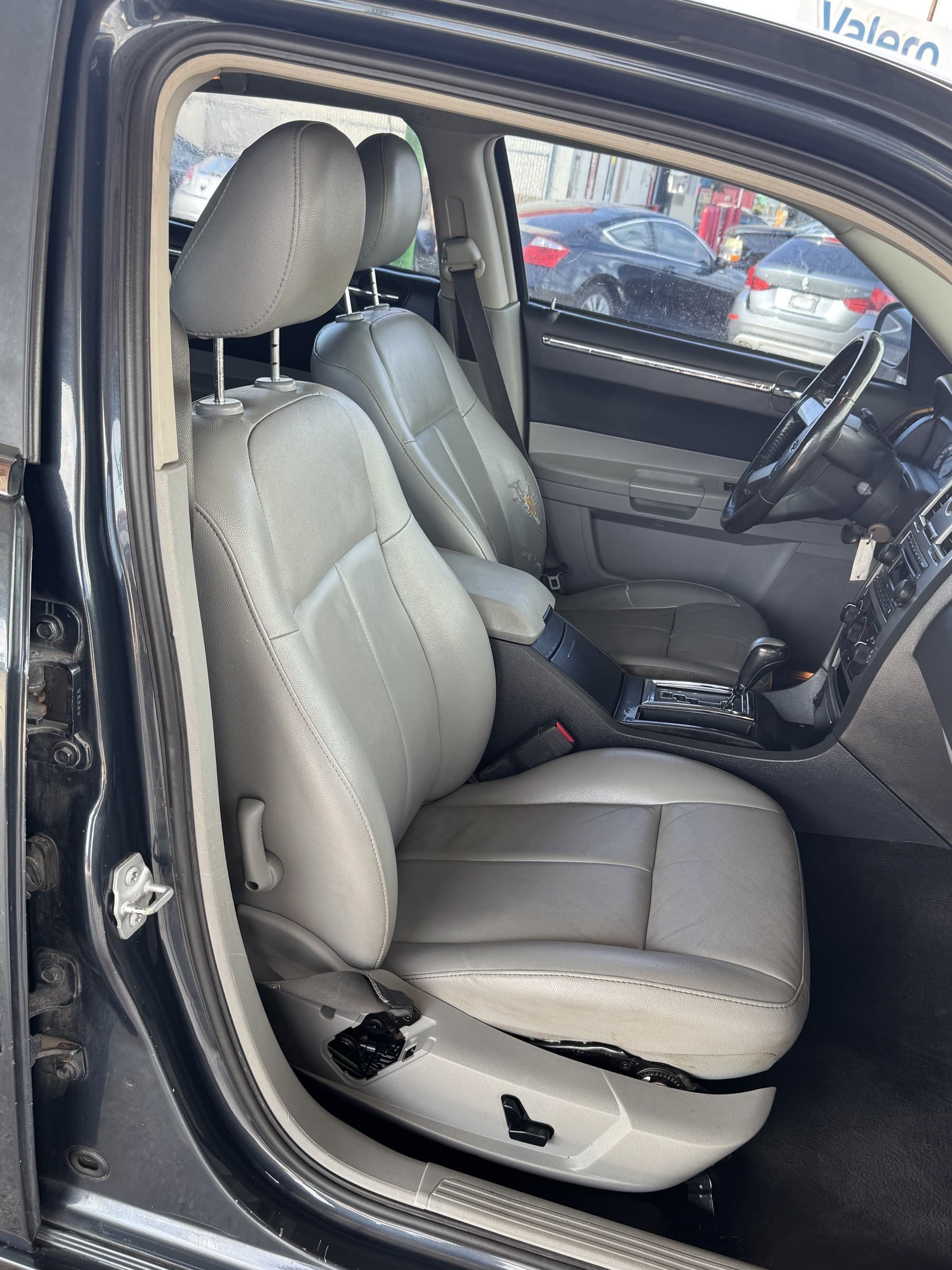 2007 Chrysler 300 — view 16