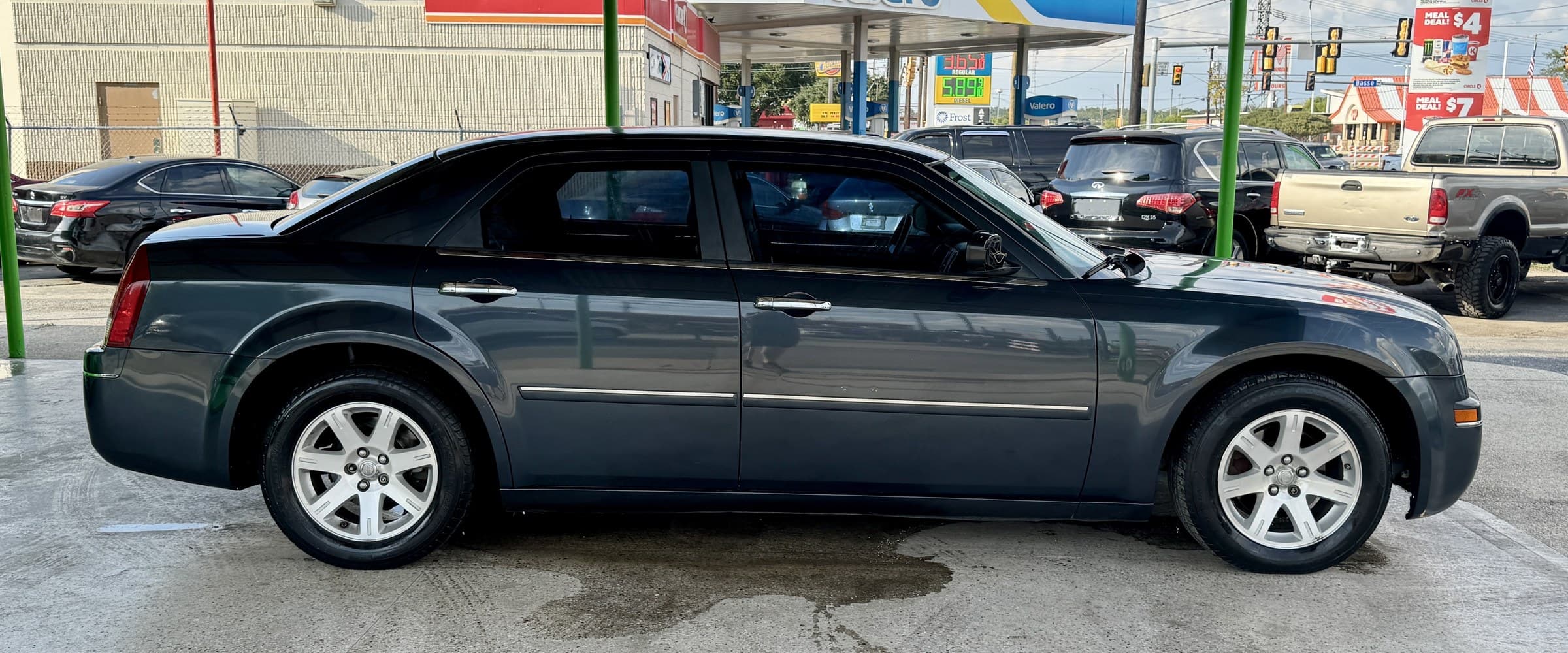 2007 Chrysler 300 — view 6