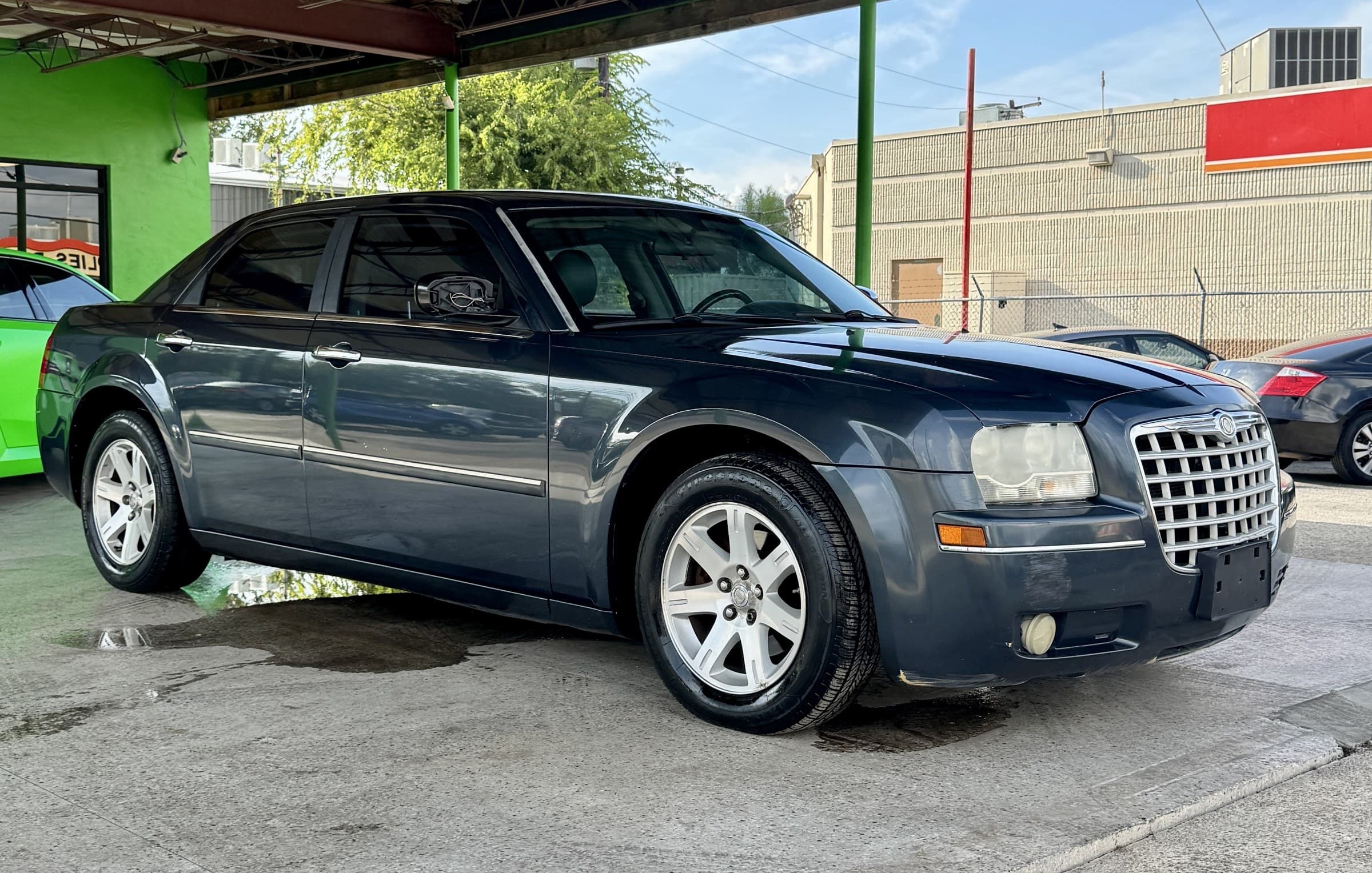 2007 Chrysler 300 — view 7