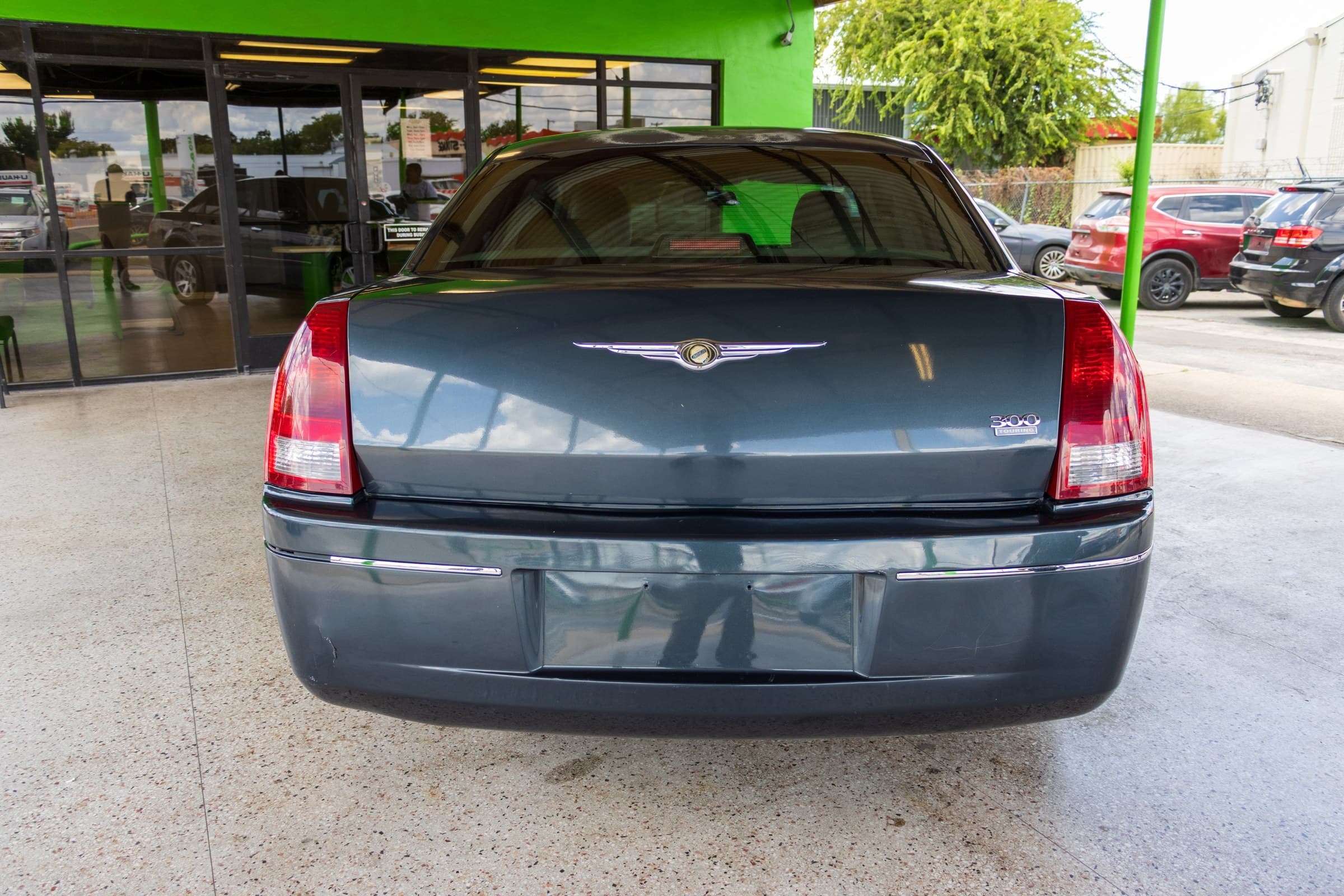 2007 Chrysler 300 Touring, rear view