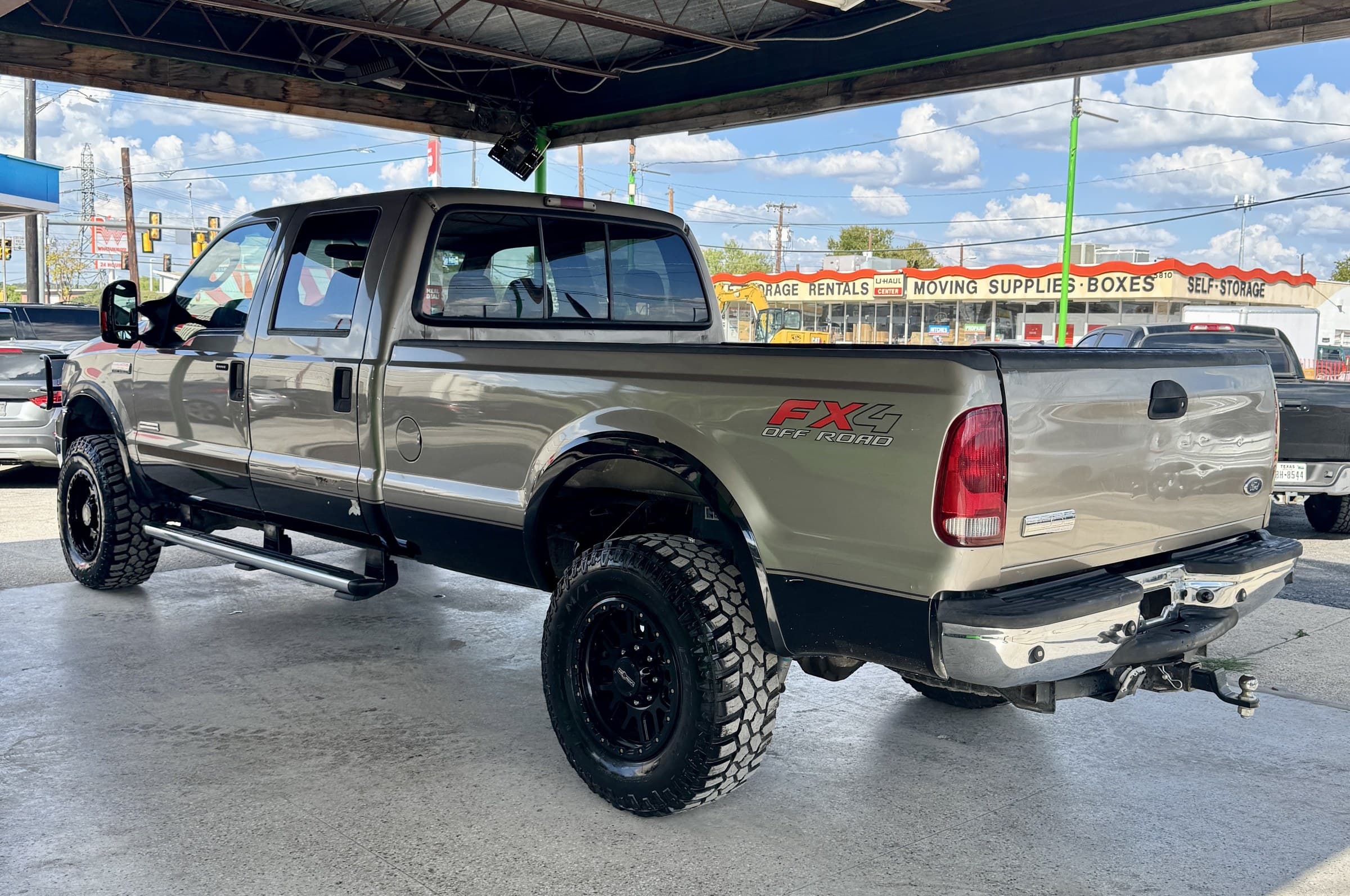 2005 Ford F-350 Super Duty — view 3