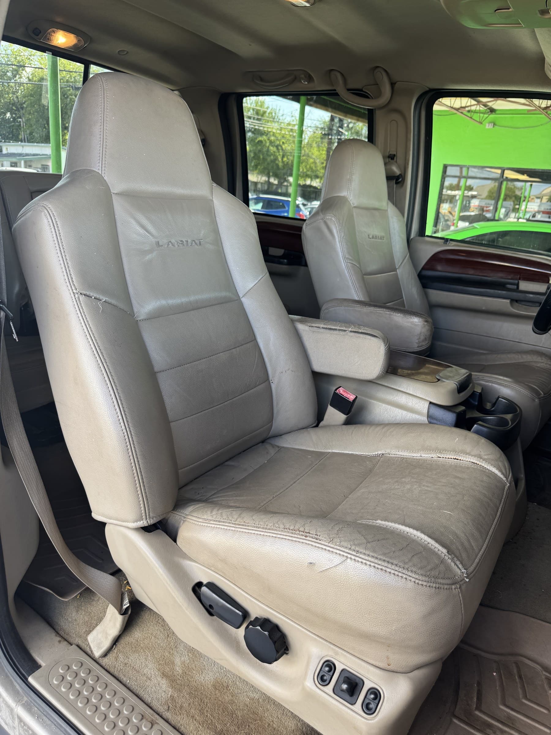 2005 Ford F-350 Super Duty — view 14