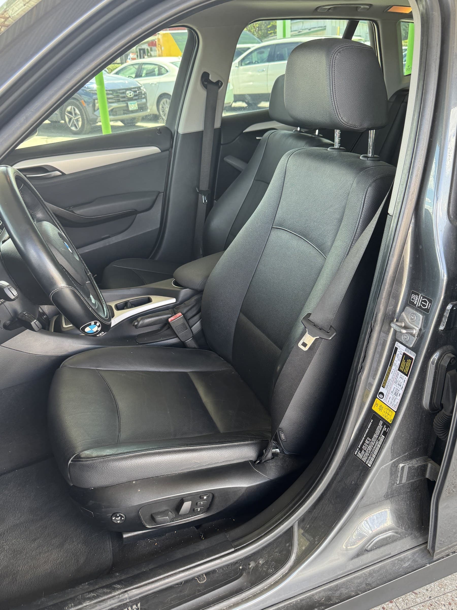 2013 BMW X1 — view 8