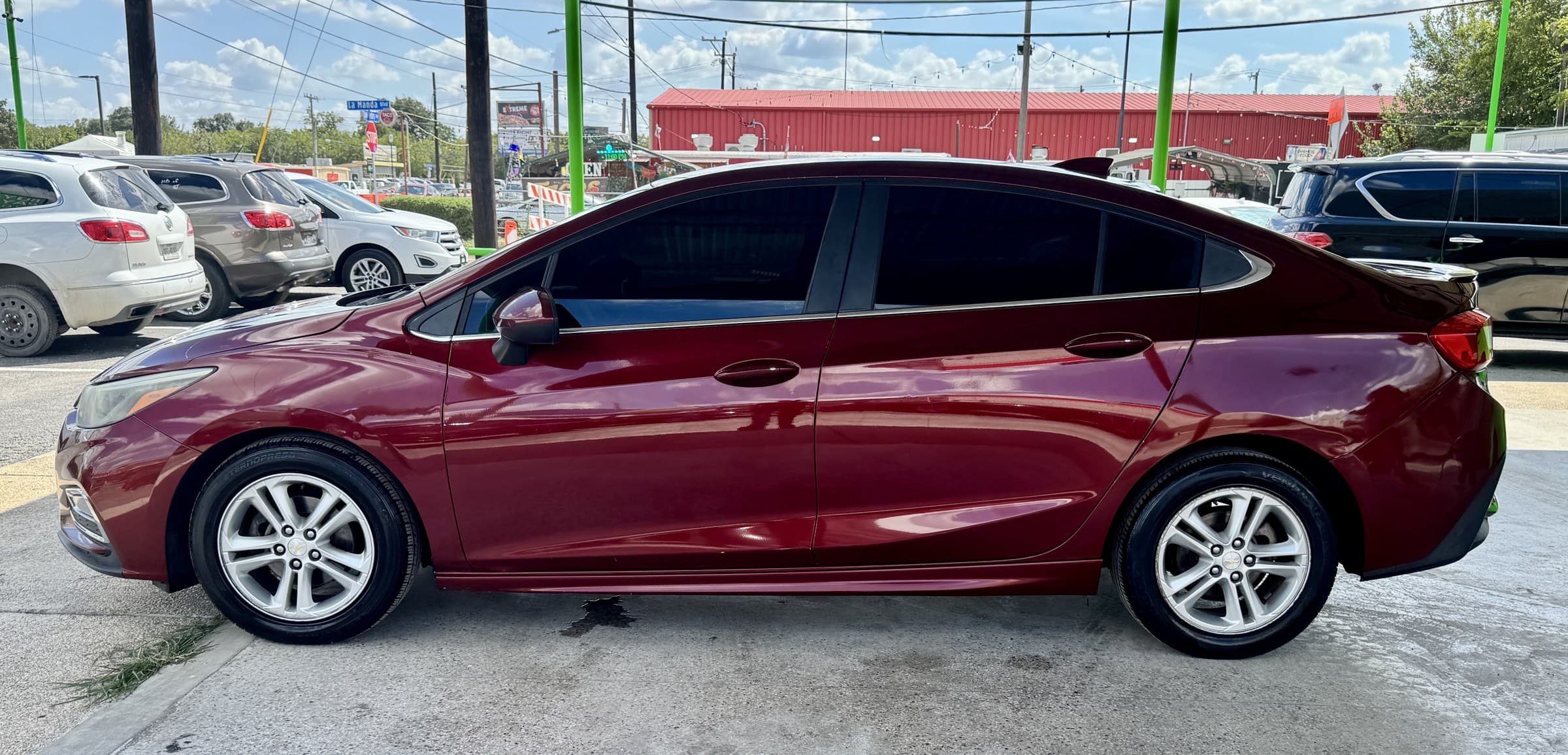 2016 Chevrolet Cruze — view 2