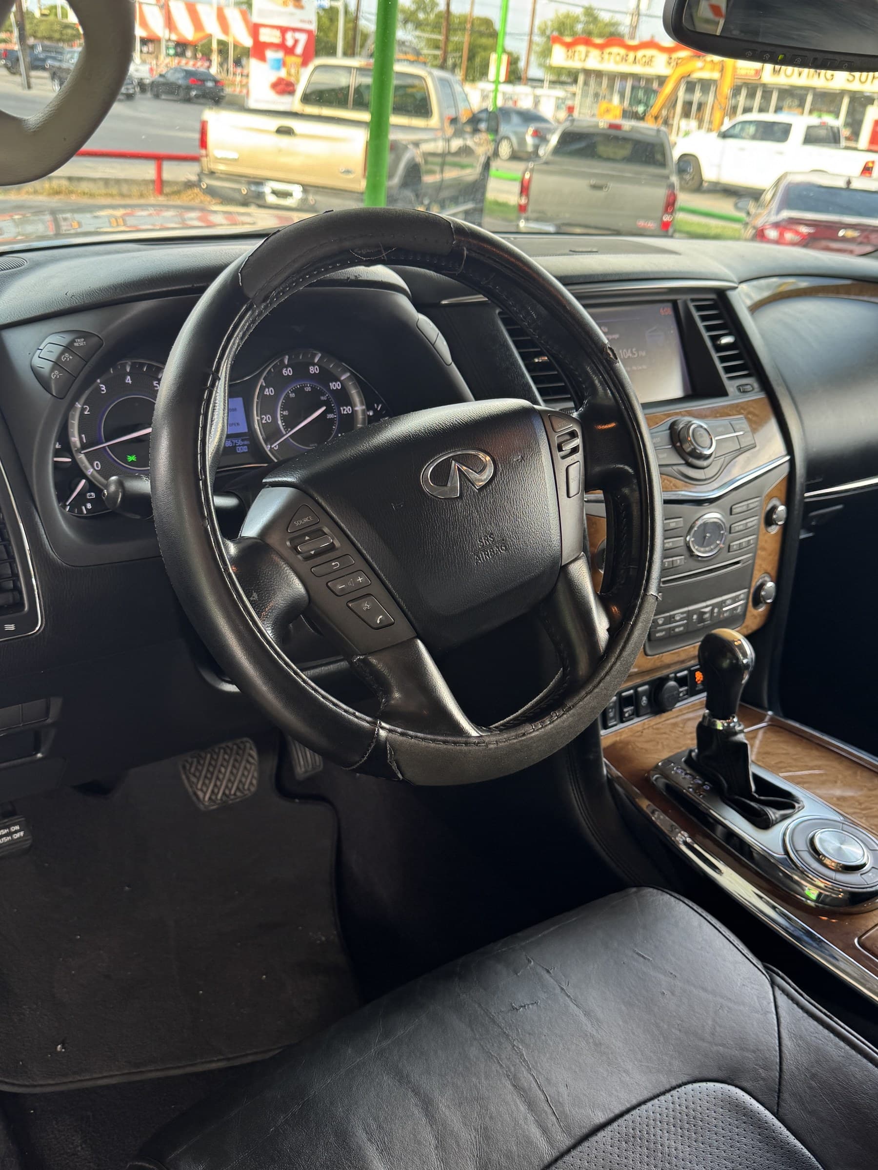 2013 Infiniti QX56 — view 9