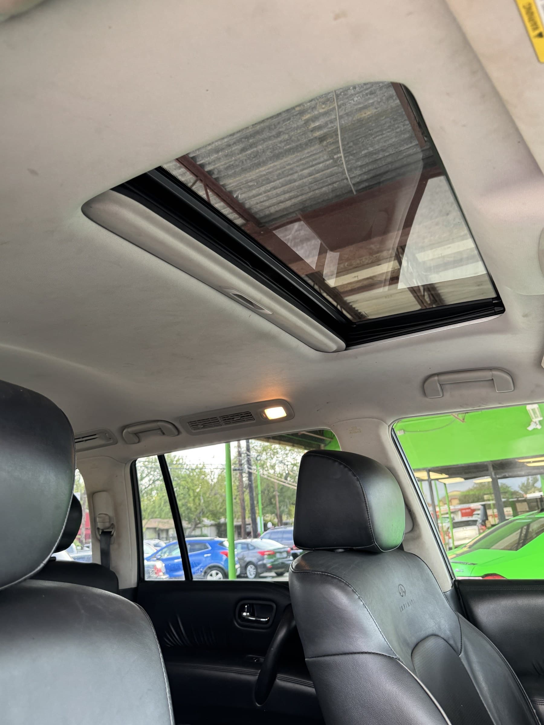 2013 Infiniti QX56 — view 18