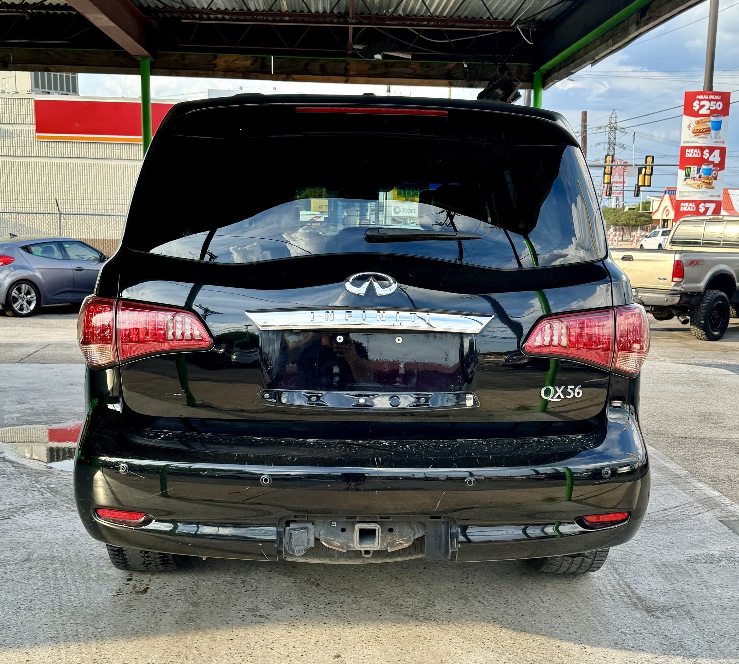2013 Infiniti QX56 — view 4