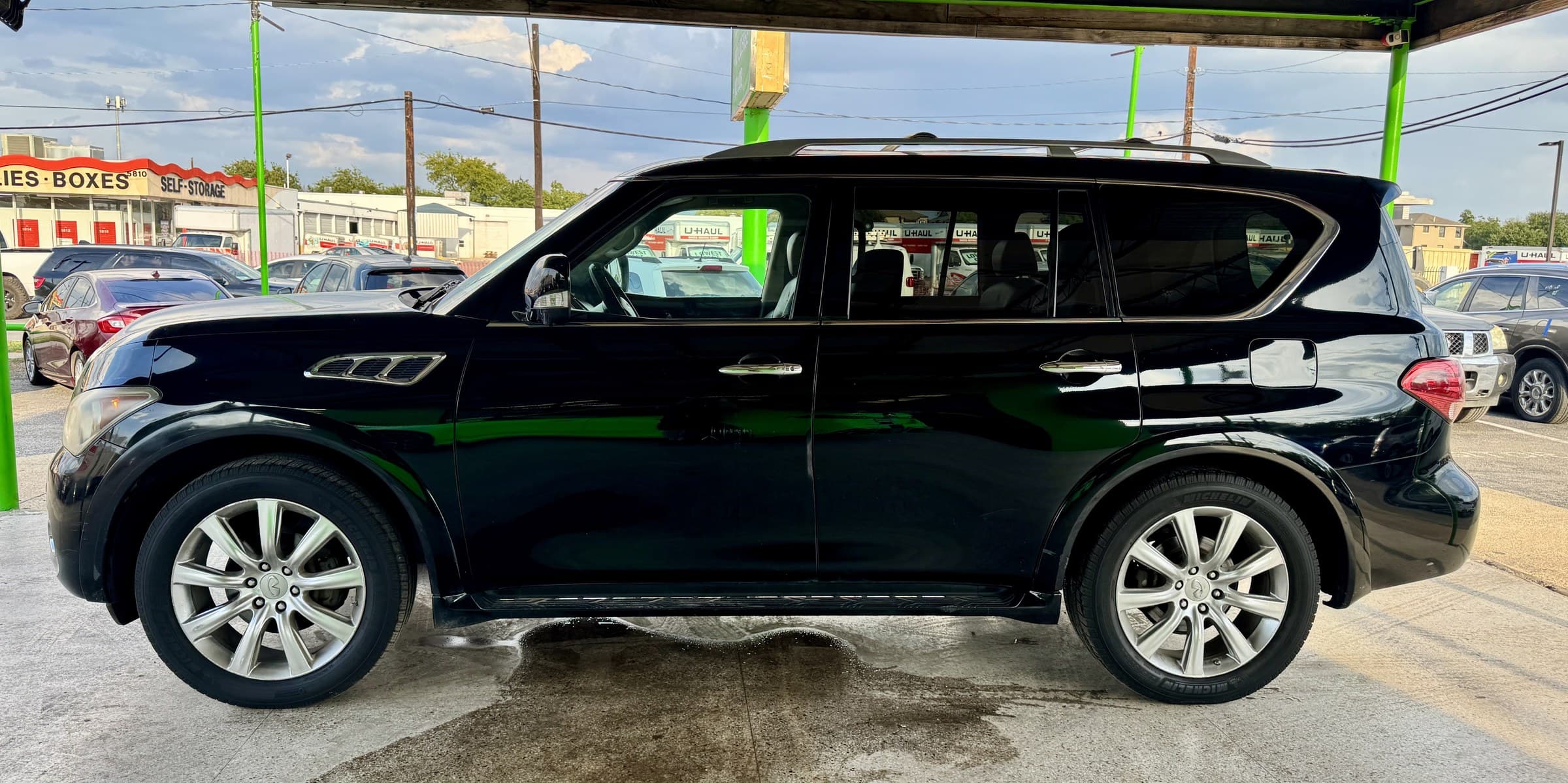 2013 Infiniti QX56 — view 2