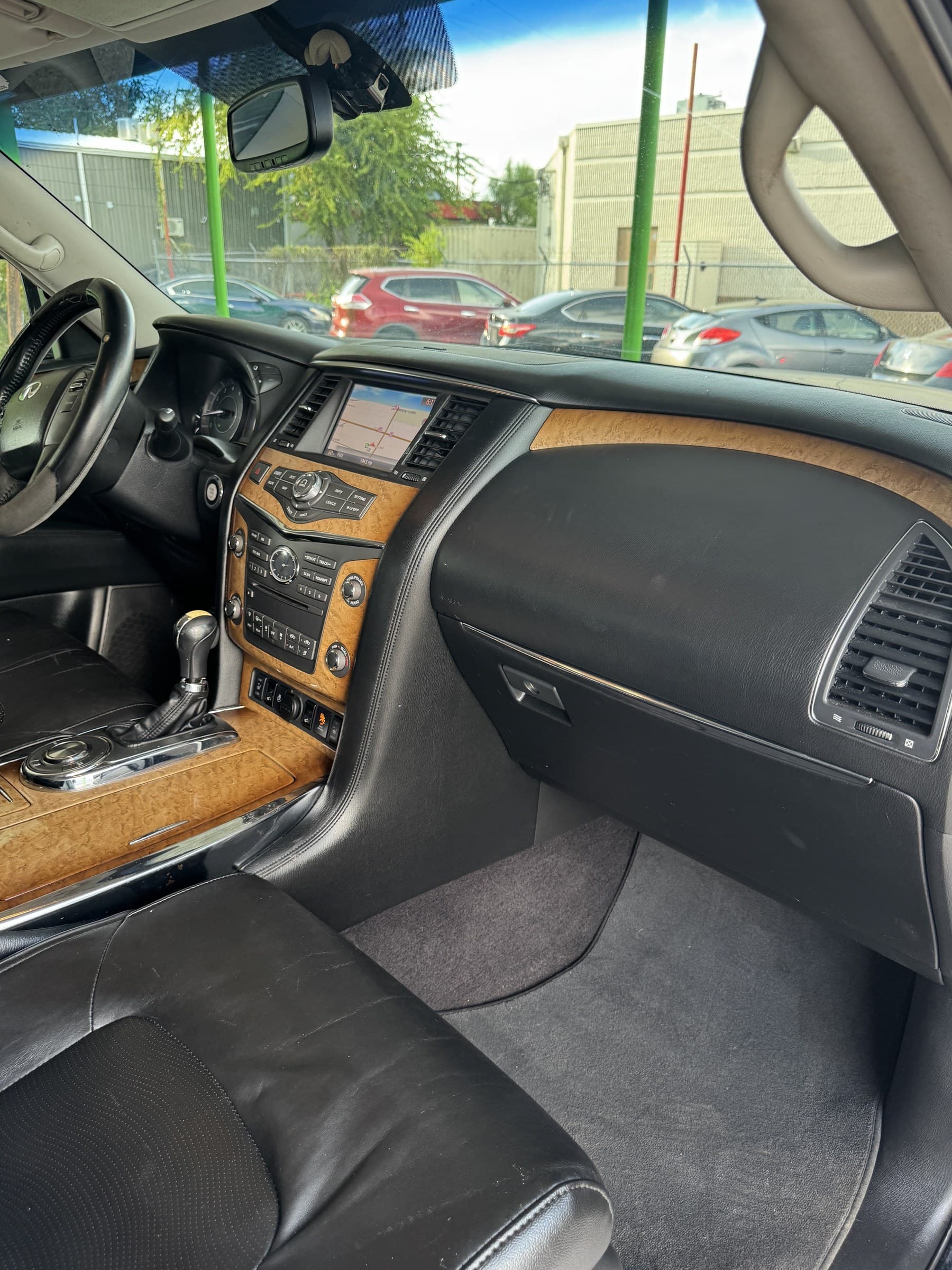 2013 Infiniti QX56 — view 17