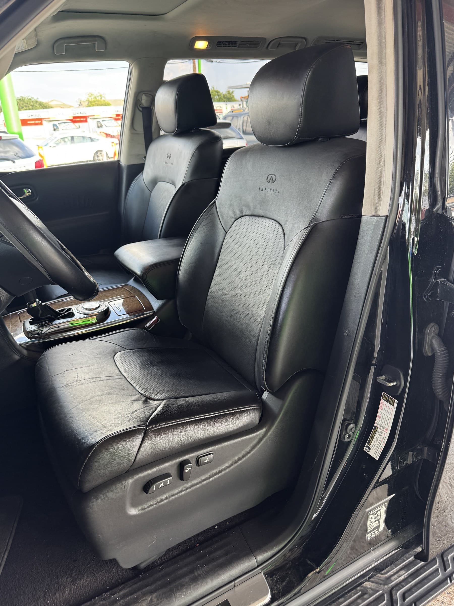 2013 Infiniti QX56 — view 12
