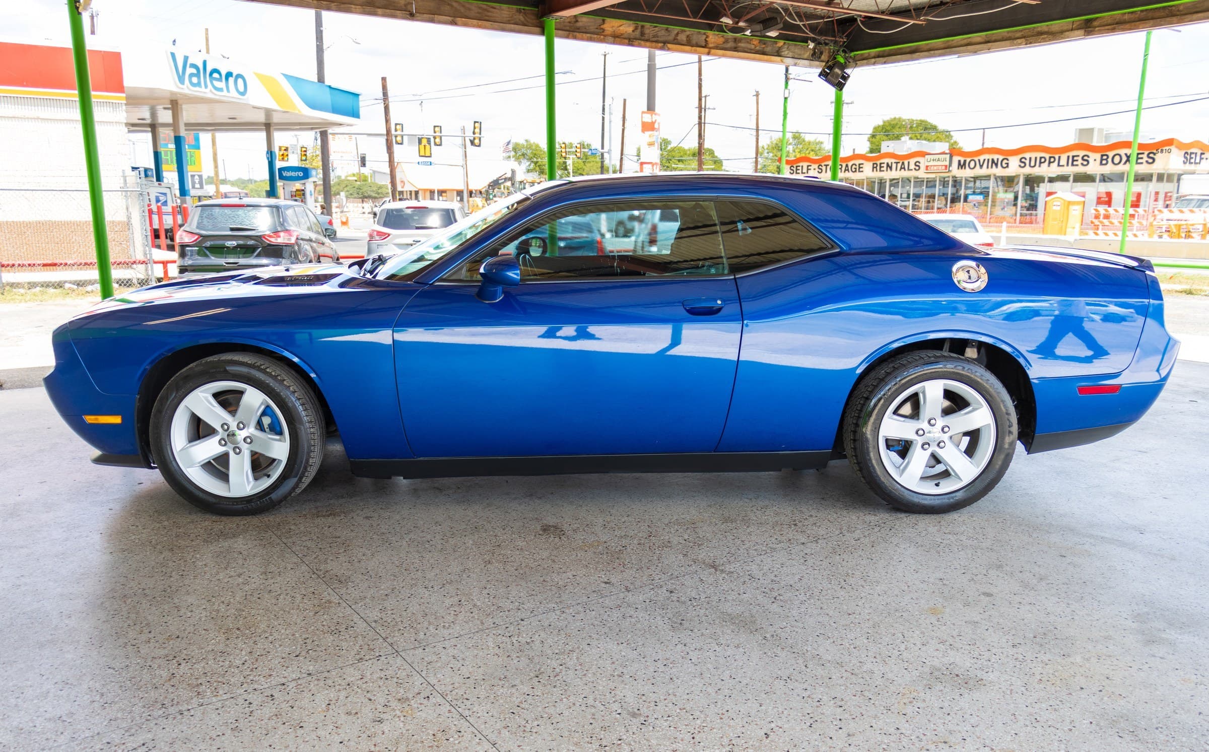 2012 Dodge Challenger R/T, passenger-side profile