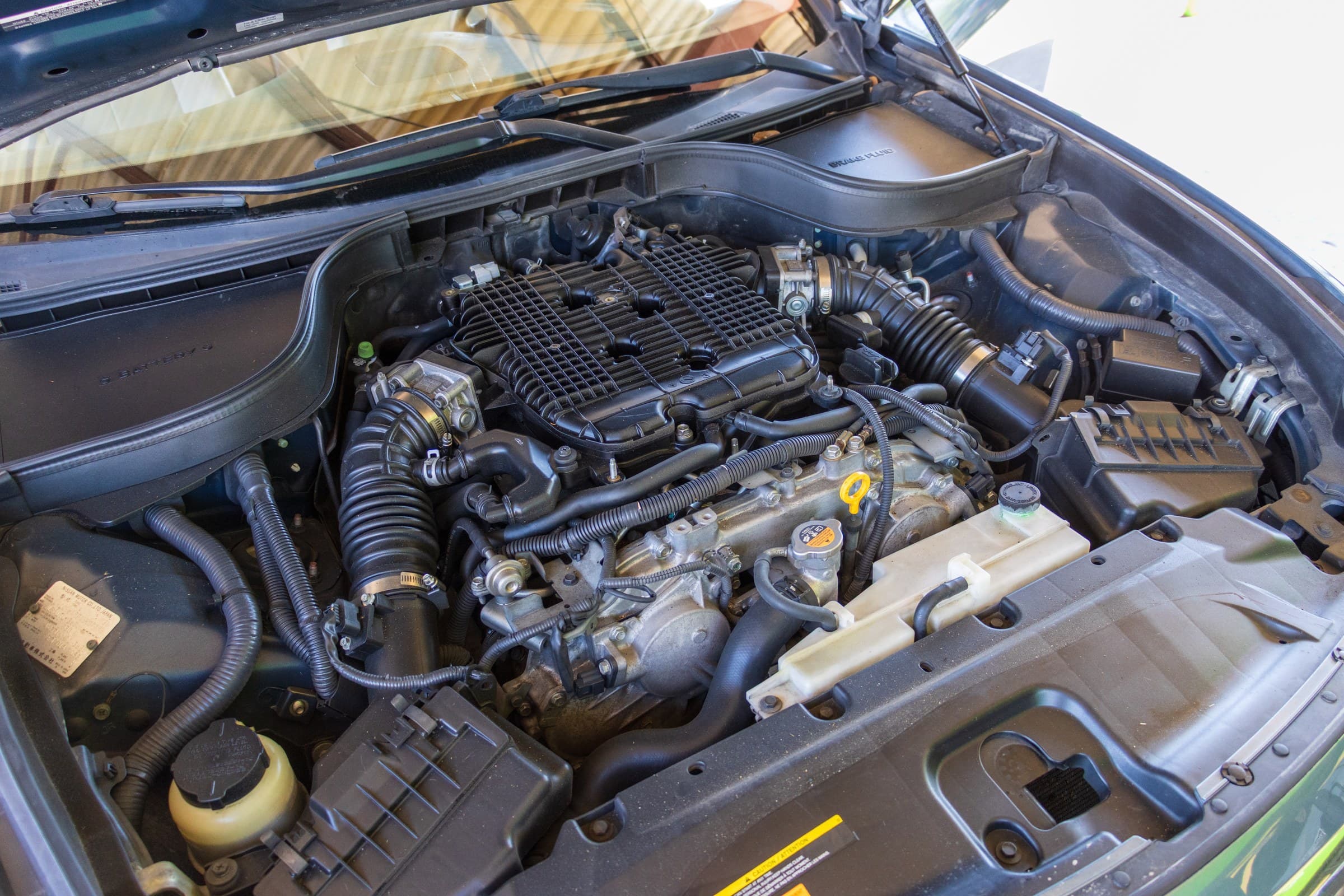2010 INFINITI G37 Sedan, engine bay