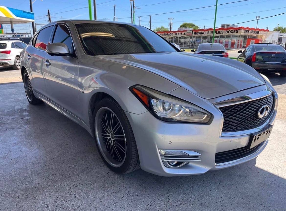2015 INFINITI Q70L